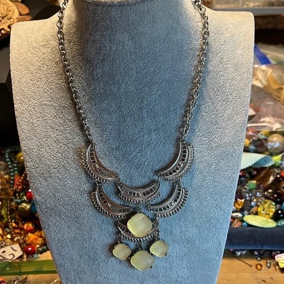 Chic Silver and Yellow Necklace - Picture 4 of 6